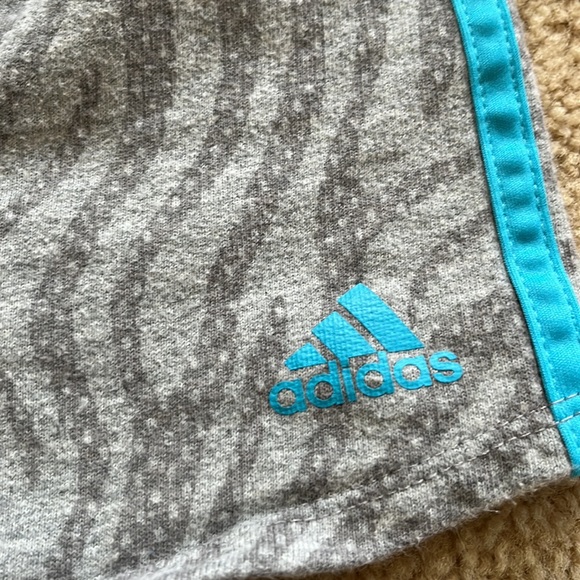 Adidas Size Kids 5 Shorts - Picture 2 of 3